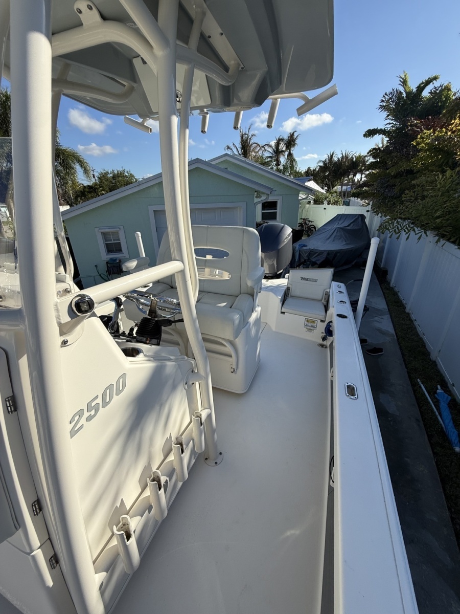 25ft Pathfinder Yacht For Sale