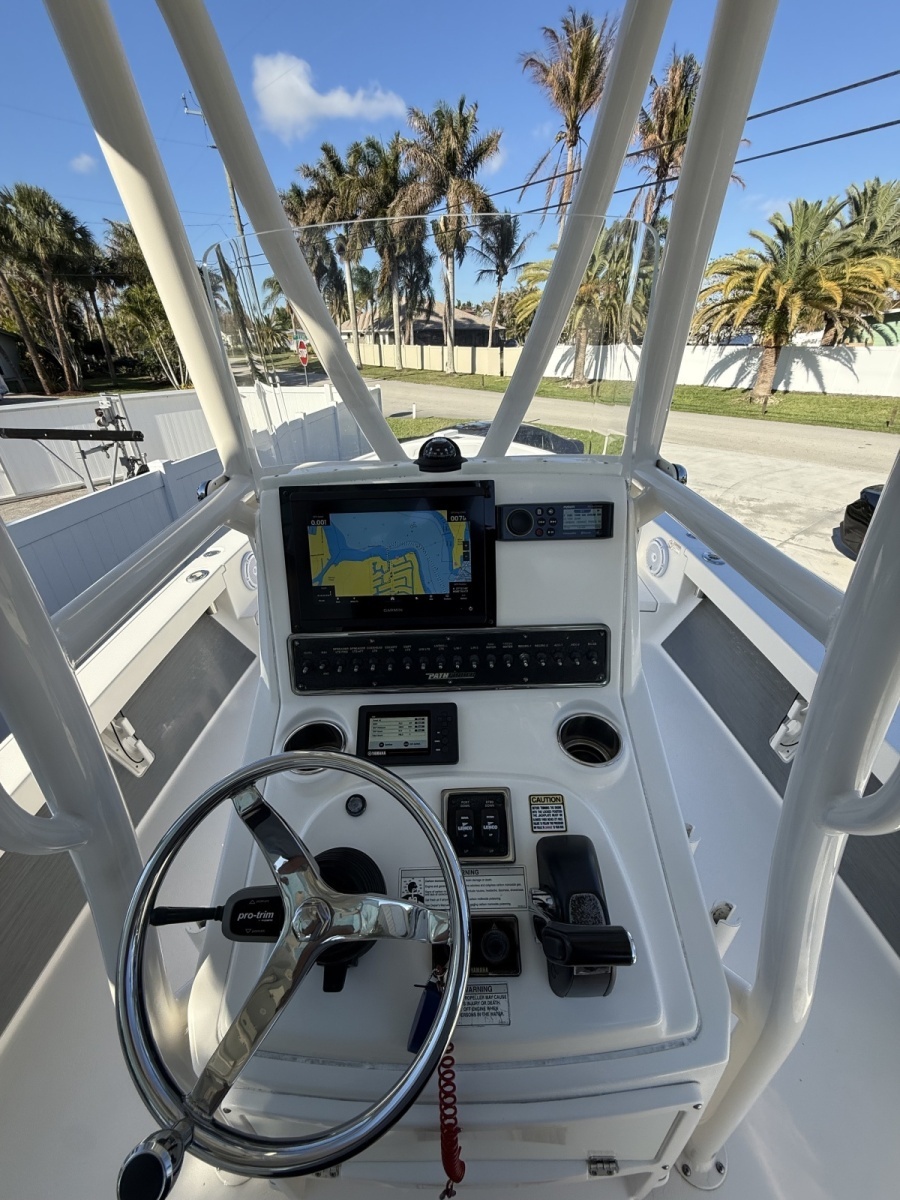 25ft Pathfinder Yacht For Sale