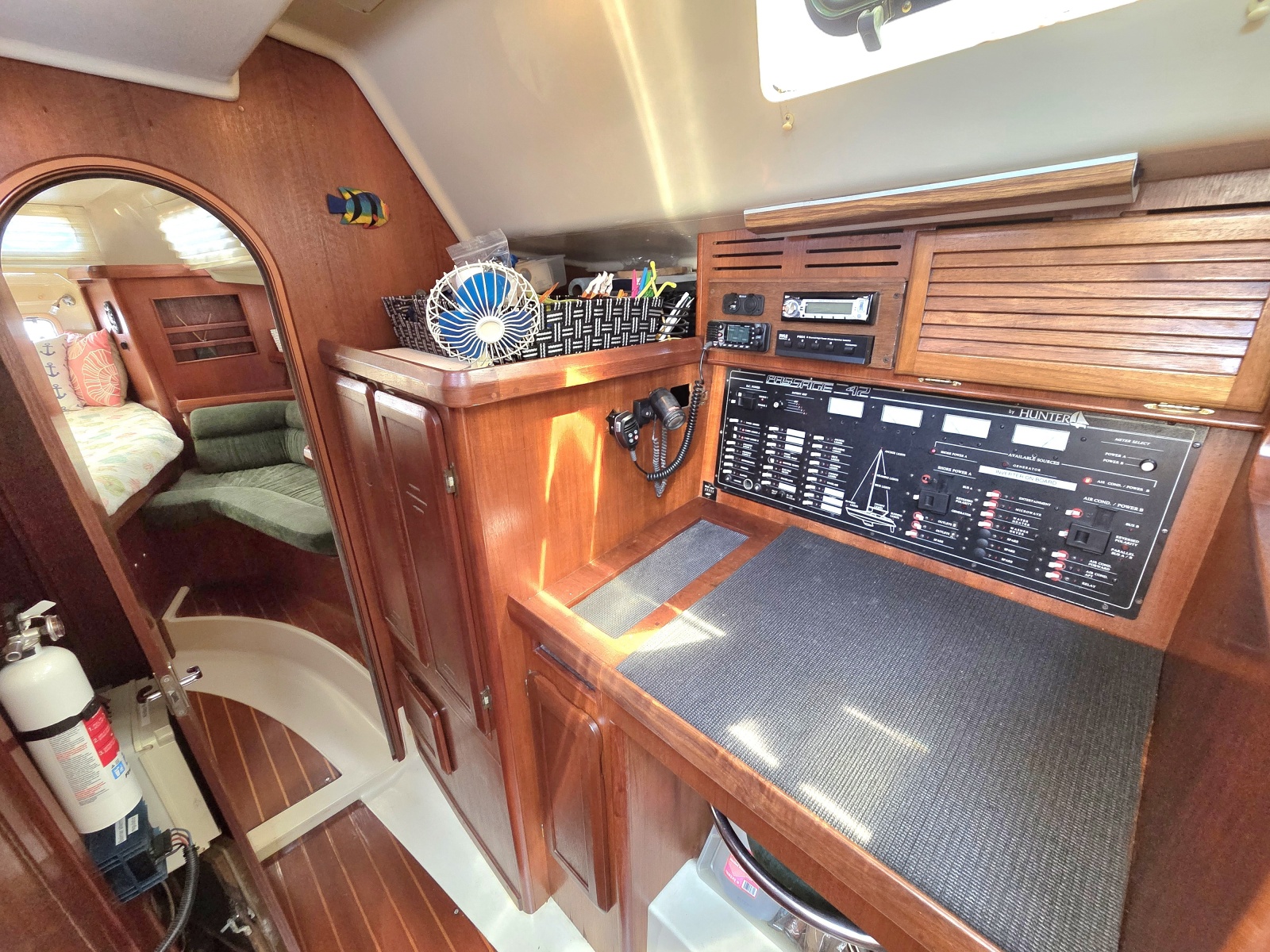 42' 1991 Hunter Passage 42