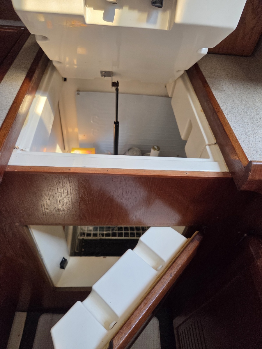 42' 1991 Hunter Passage 42