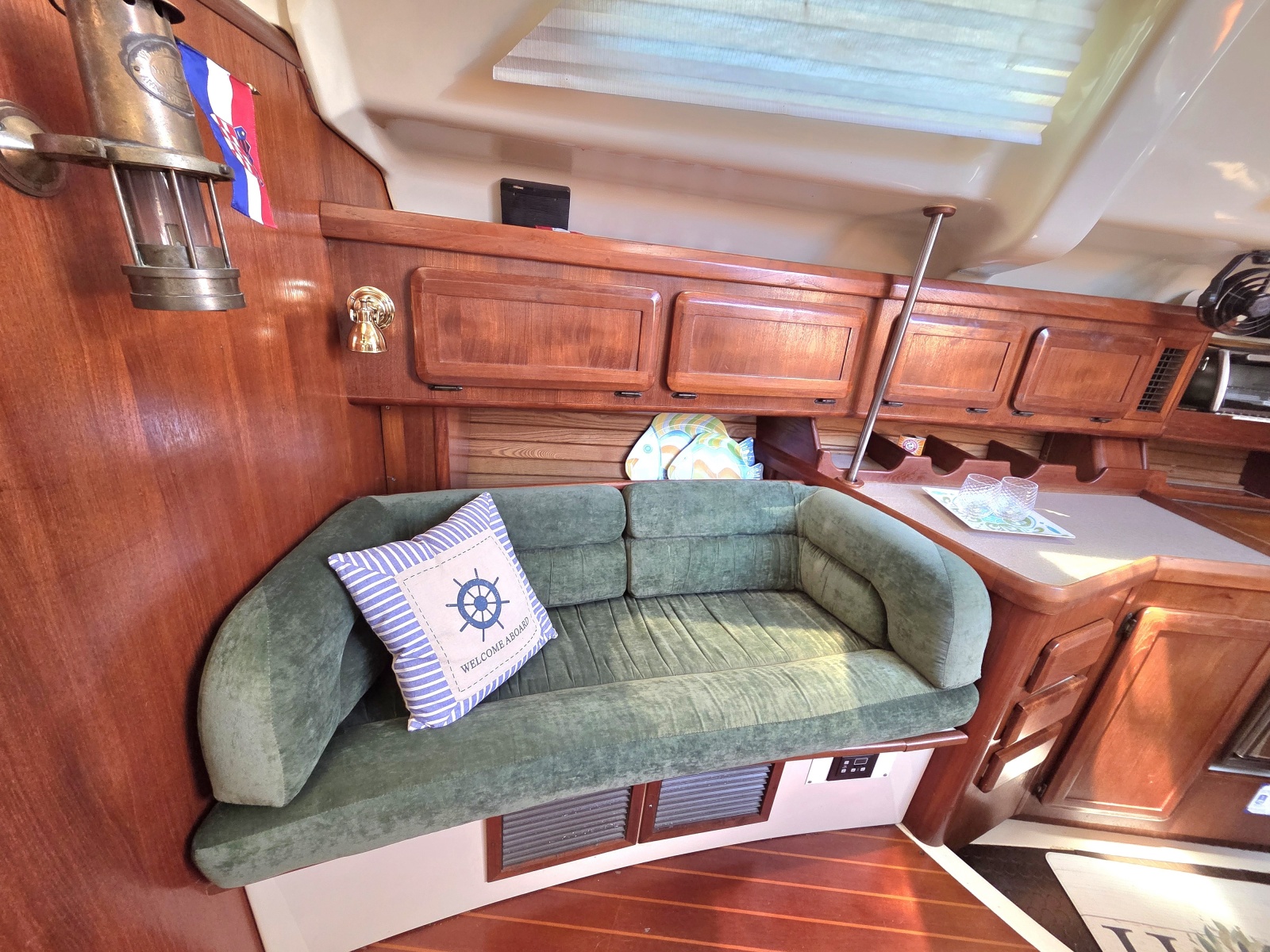 42' 1991 Hunter Passage 42