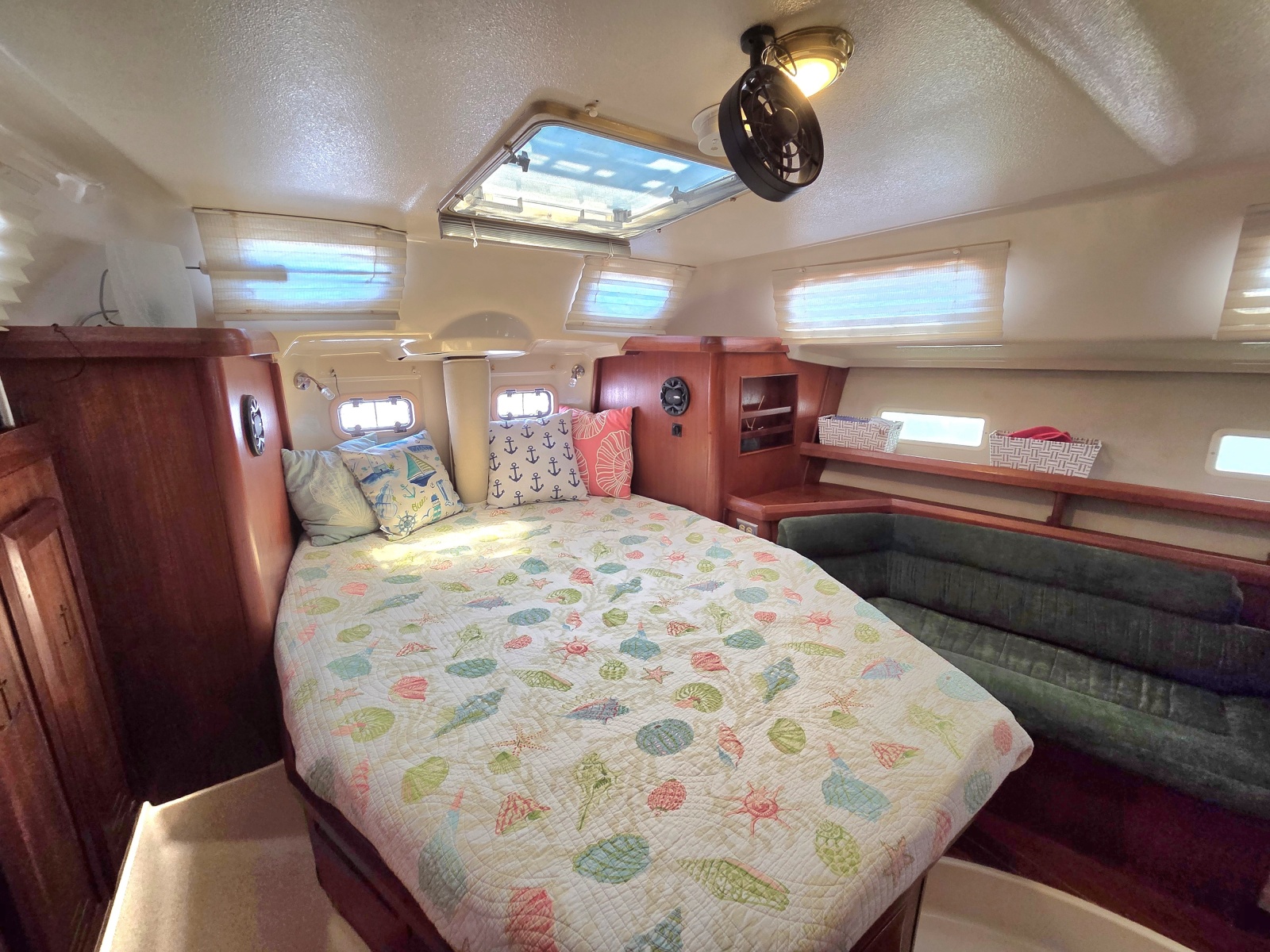 42' 1991 Hunter Passage 42