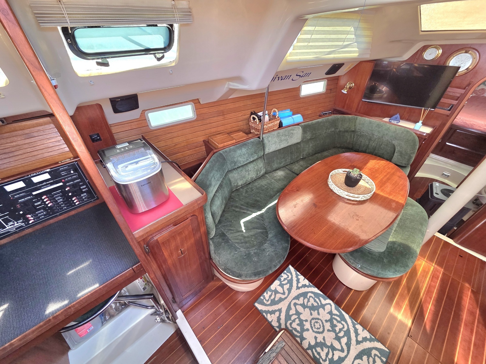 Divan San 42ft Hunter Yacht For Sale