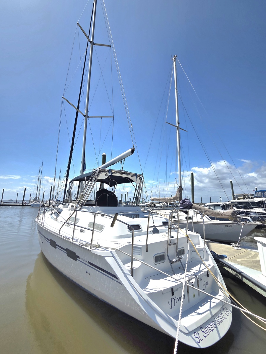 42' 1991 Hunter Passage 42