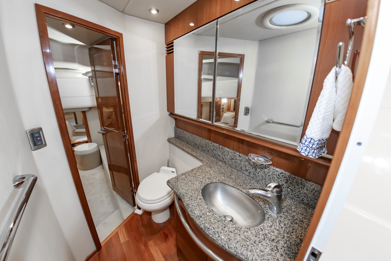 58' 2007 Sea Ray 58 Sedan Bridge