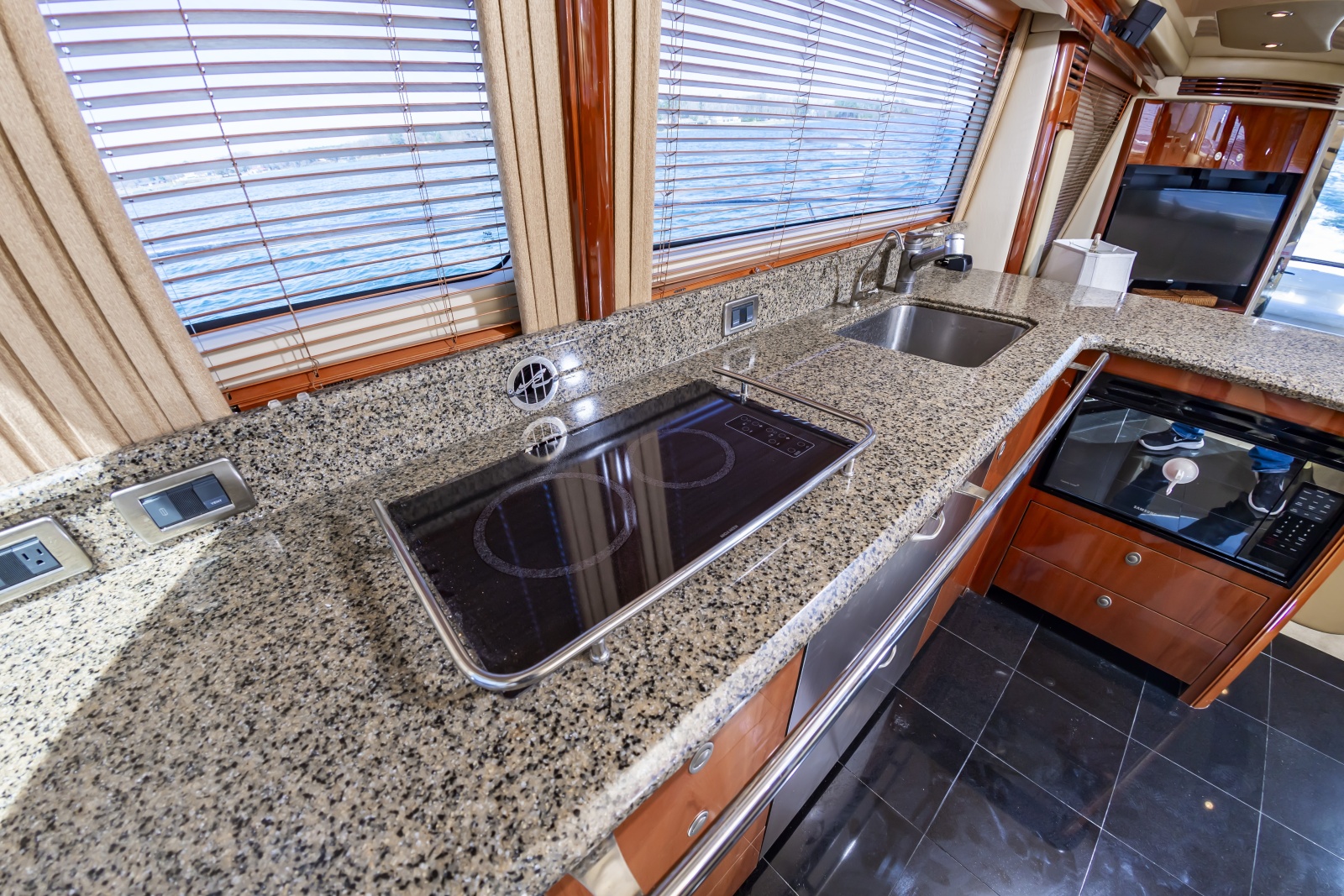 58' 2007 Sea Ray 58 Sedan Bridge