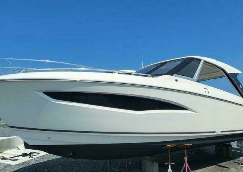 Meant To Be 36ft Greenline Yacht For Sale
