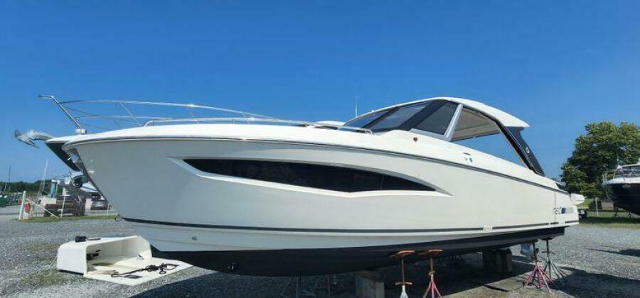 36' 2020 Greenline NEO Hard Top