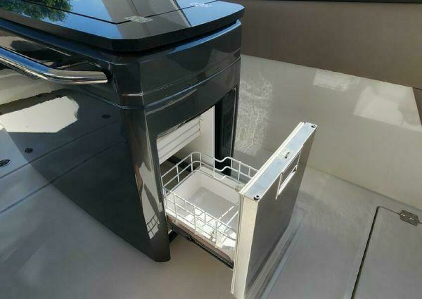 Meant To Be 36ft Greenline Yacht For Sale