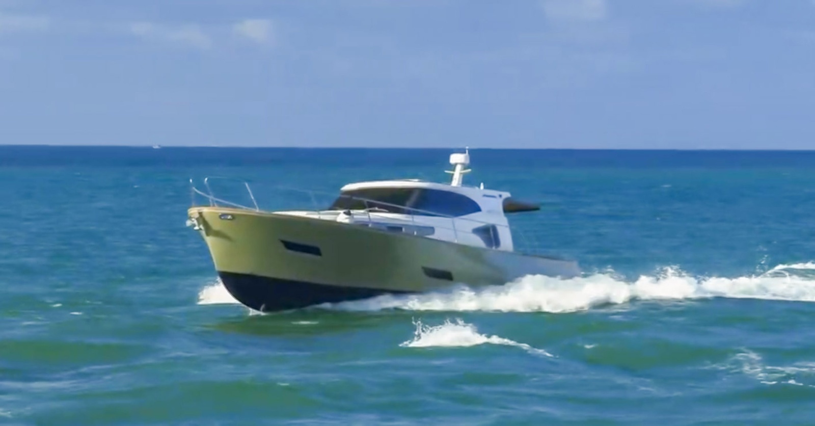 45' 2019 Monachus Issa 45 Issa