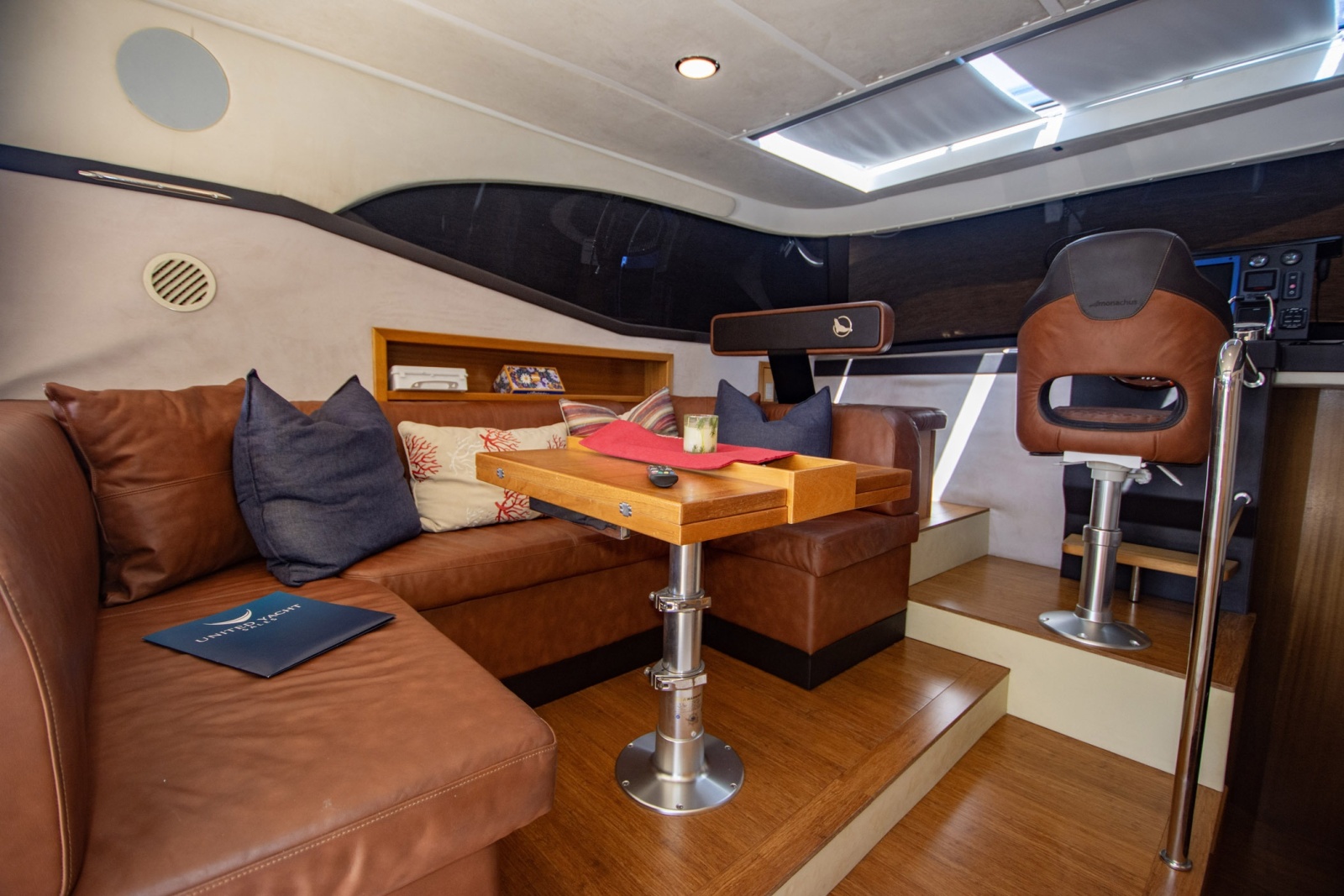 45' 2019 Monachus Issa 45 Issa