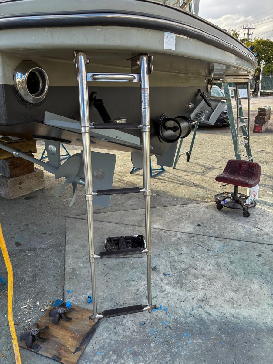 45' 2019 Monachus Issa 45 Issa