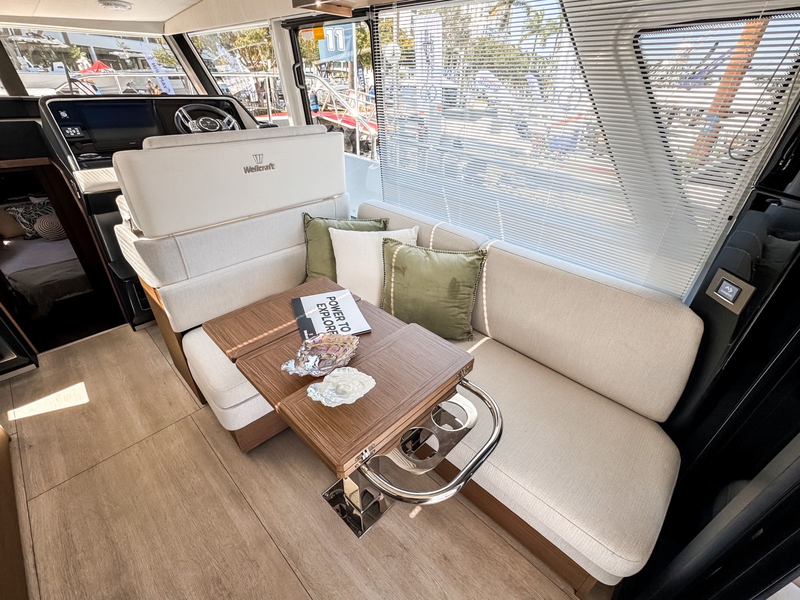 43' 2026 Wellcraft 44 Explorer