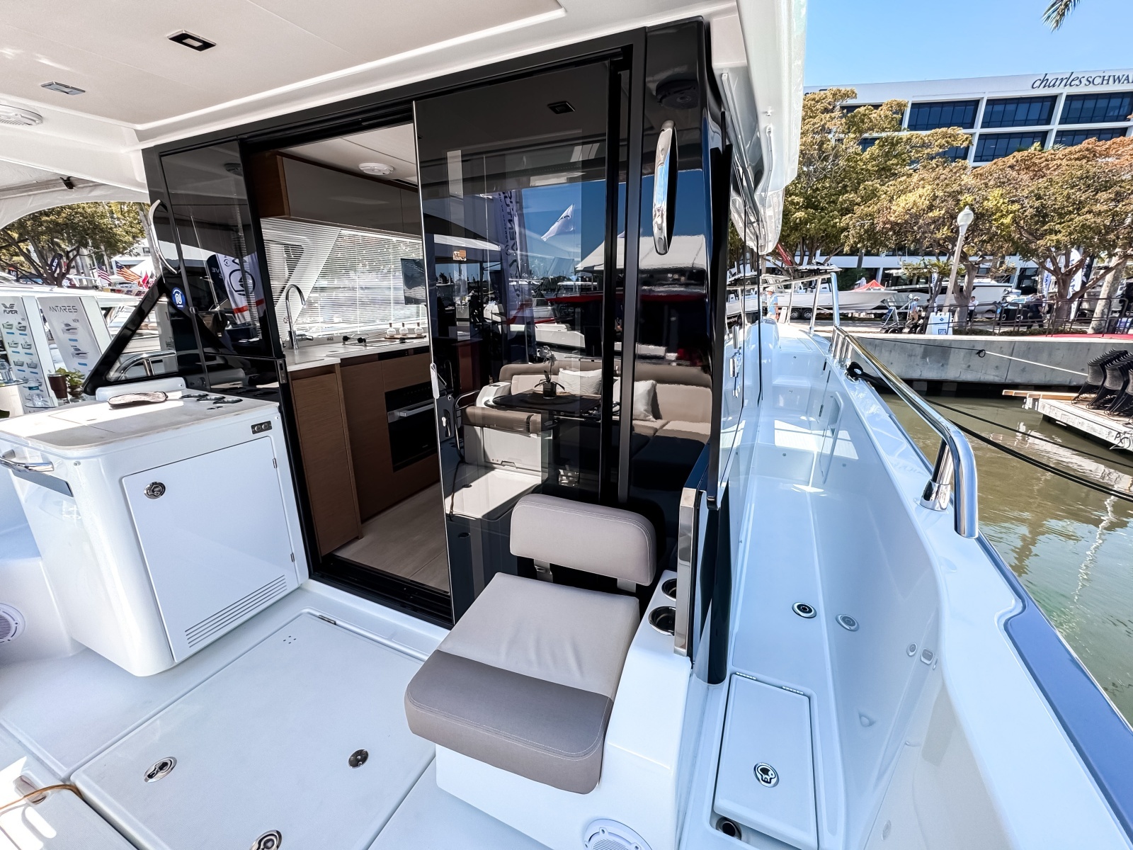 43ft Wellcraft Yacht For Sale