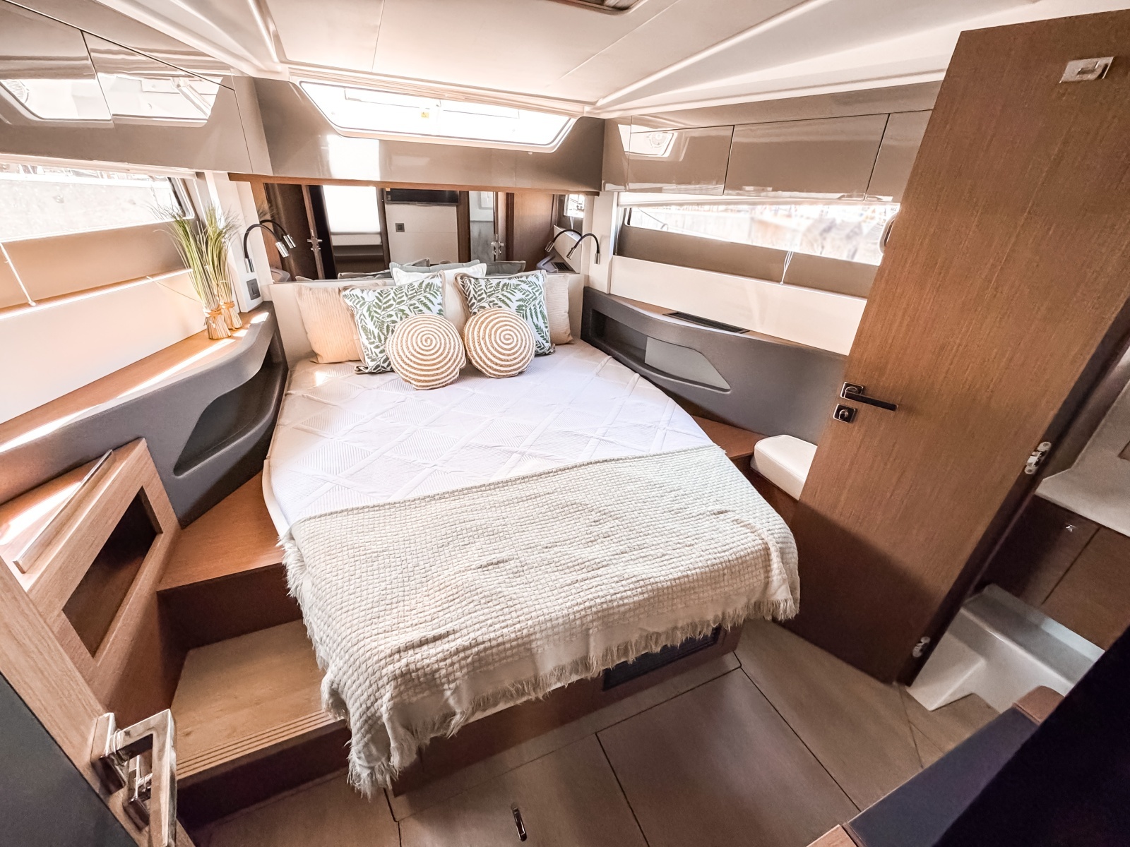 43ft Wellcraft Yacht For Sale