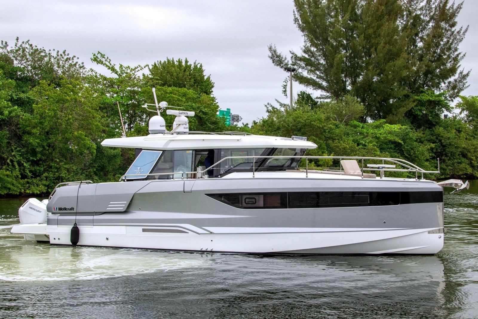 43' 2026 Wellcraft 44 Explorer