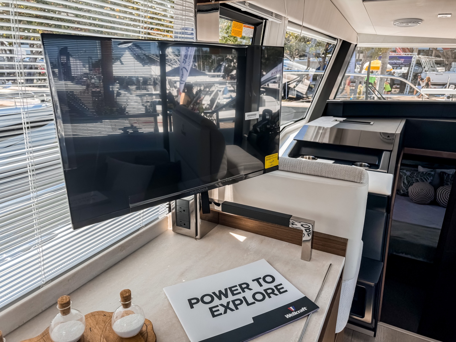 43' 2026 Wellcraft 44 Explorer