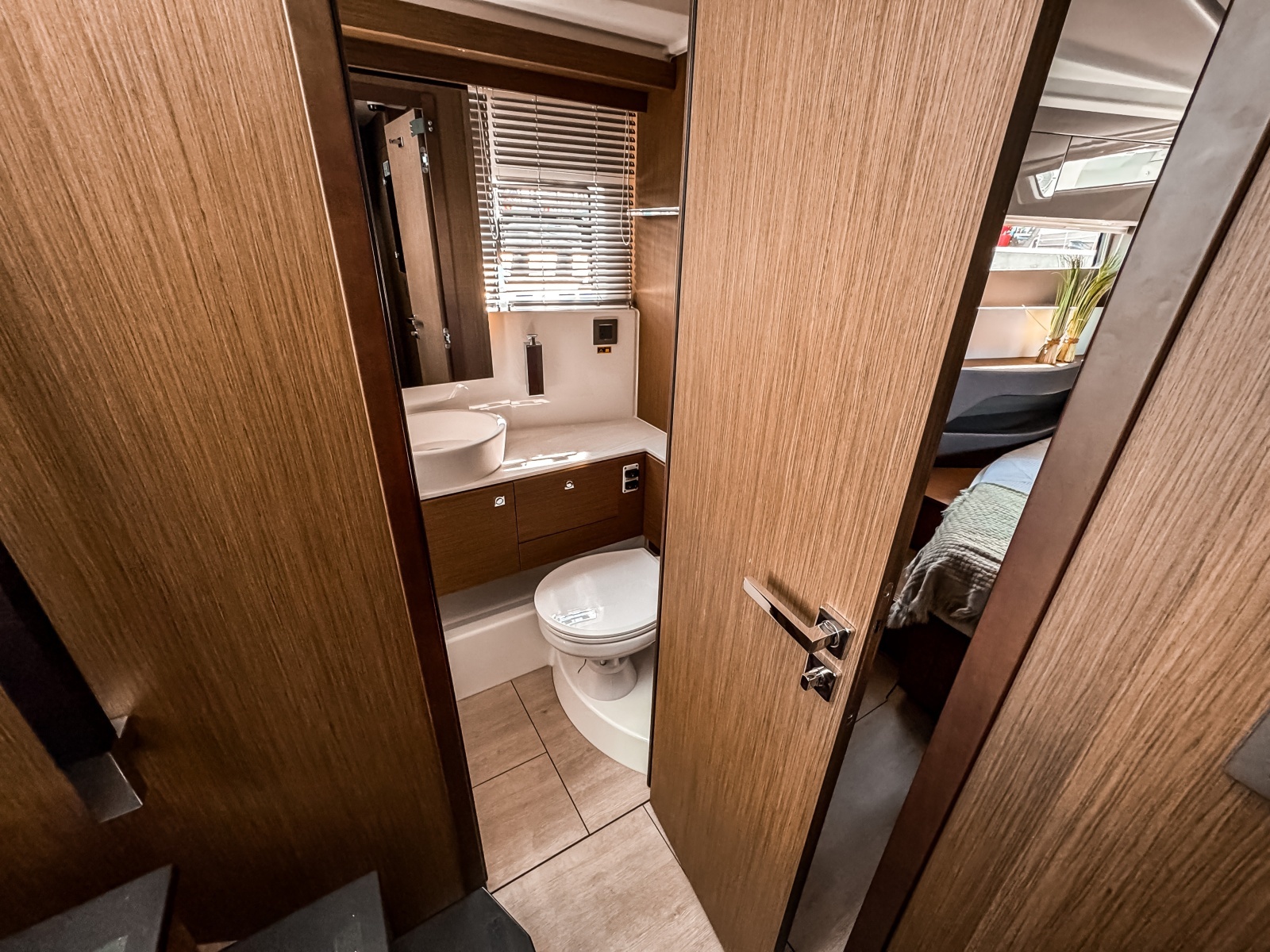 43ft Wellcraft Yacht For Sale