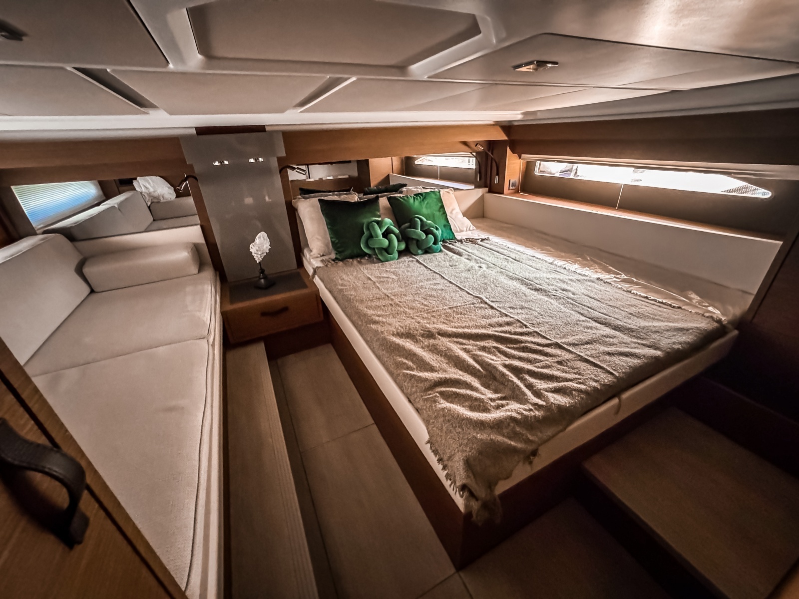 43ft Wellcraft Yacht For Sale