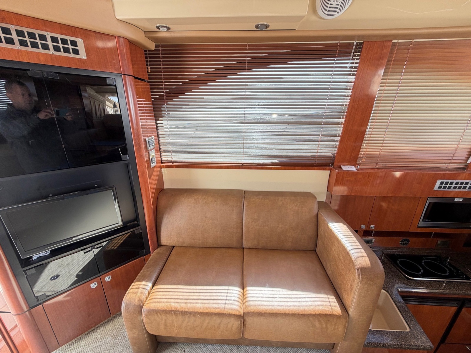 36' 2007 Sea Ray Sedan Bridge