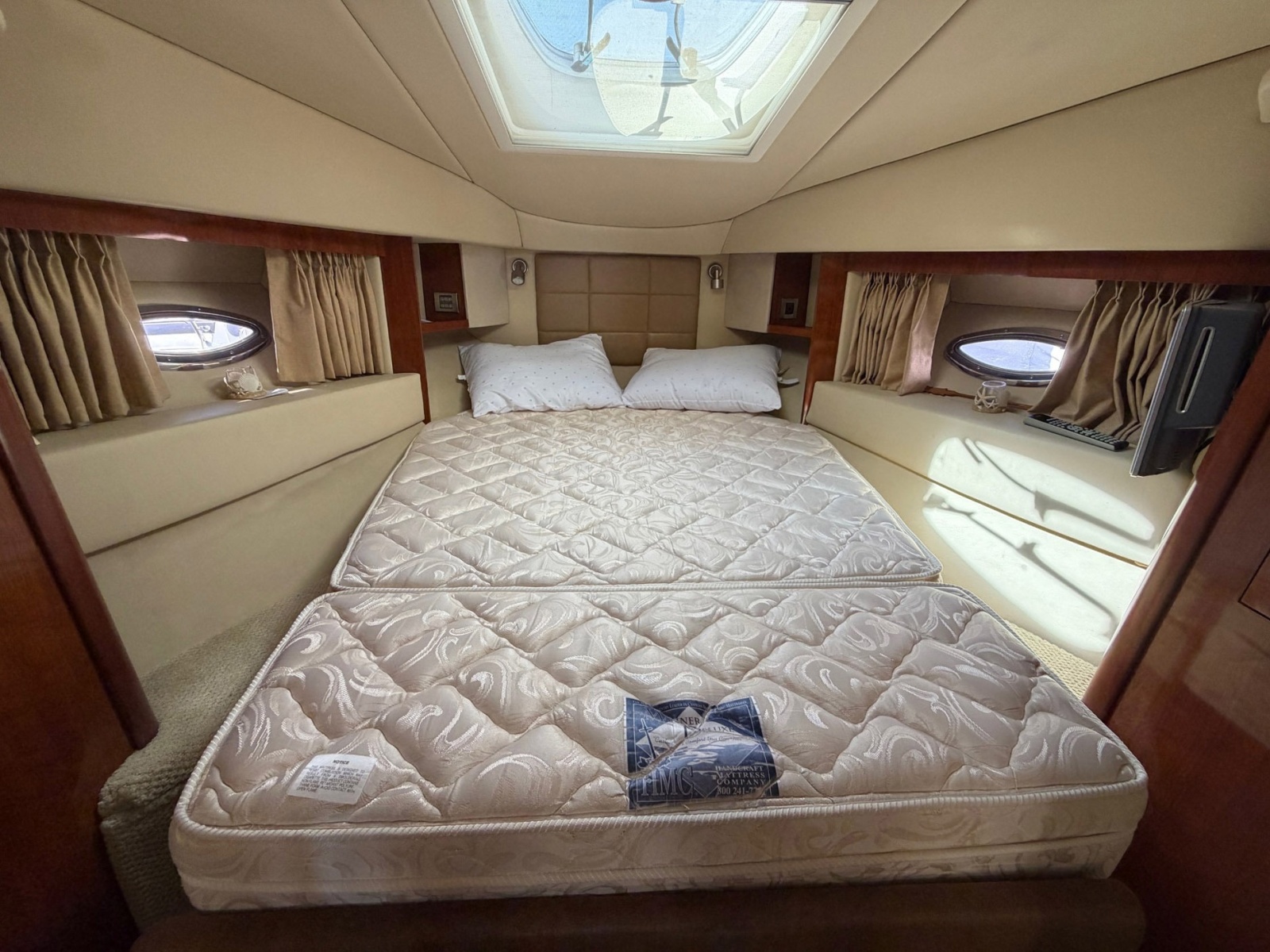 36' 2007 Sea Ray Sedan Bridge