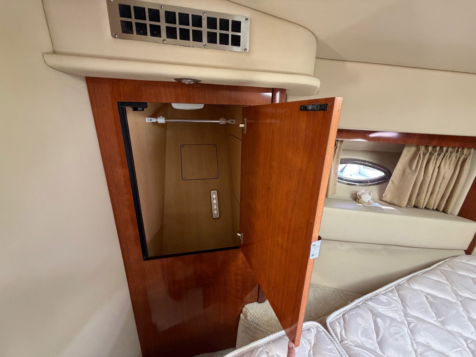 36' 2007 Sea Ray Sedan Bridge