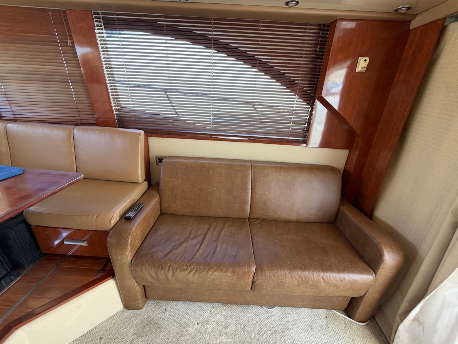 36' 2007 Sea Ray Sedan Bridge