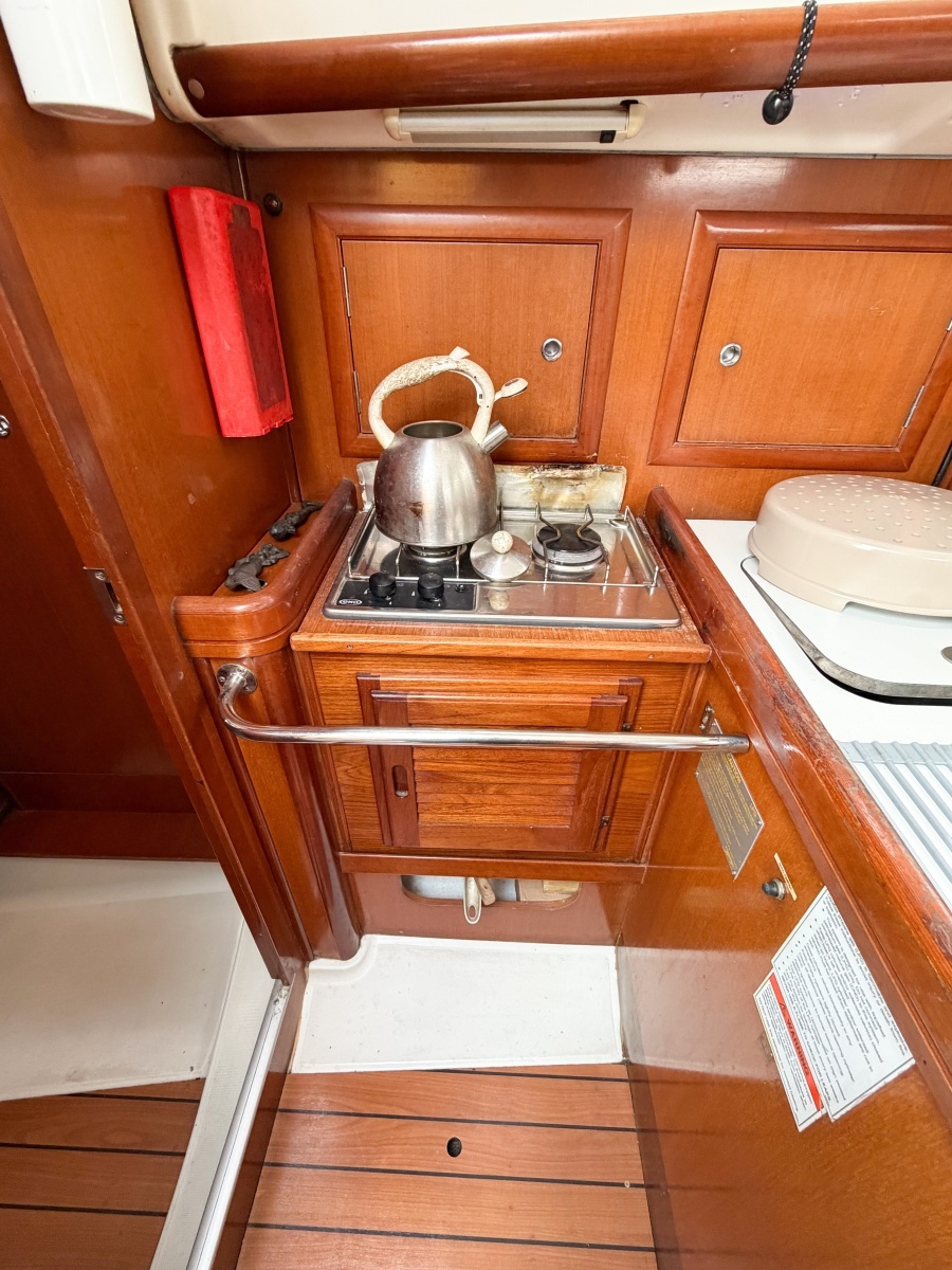 KIKI 32ft Beneteau Yacht For Sale