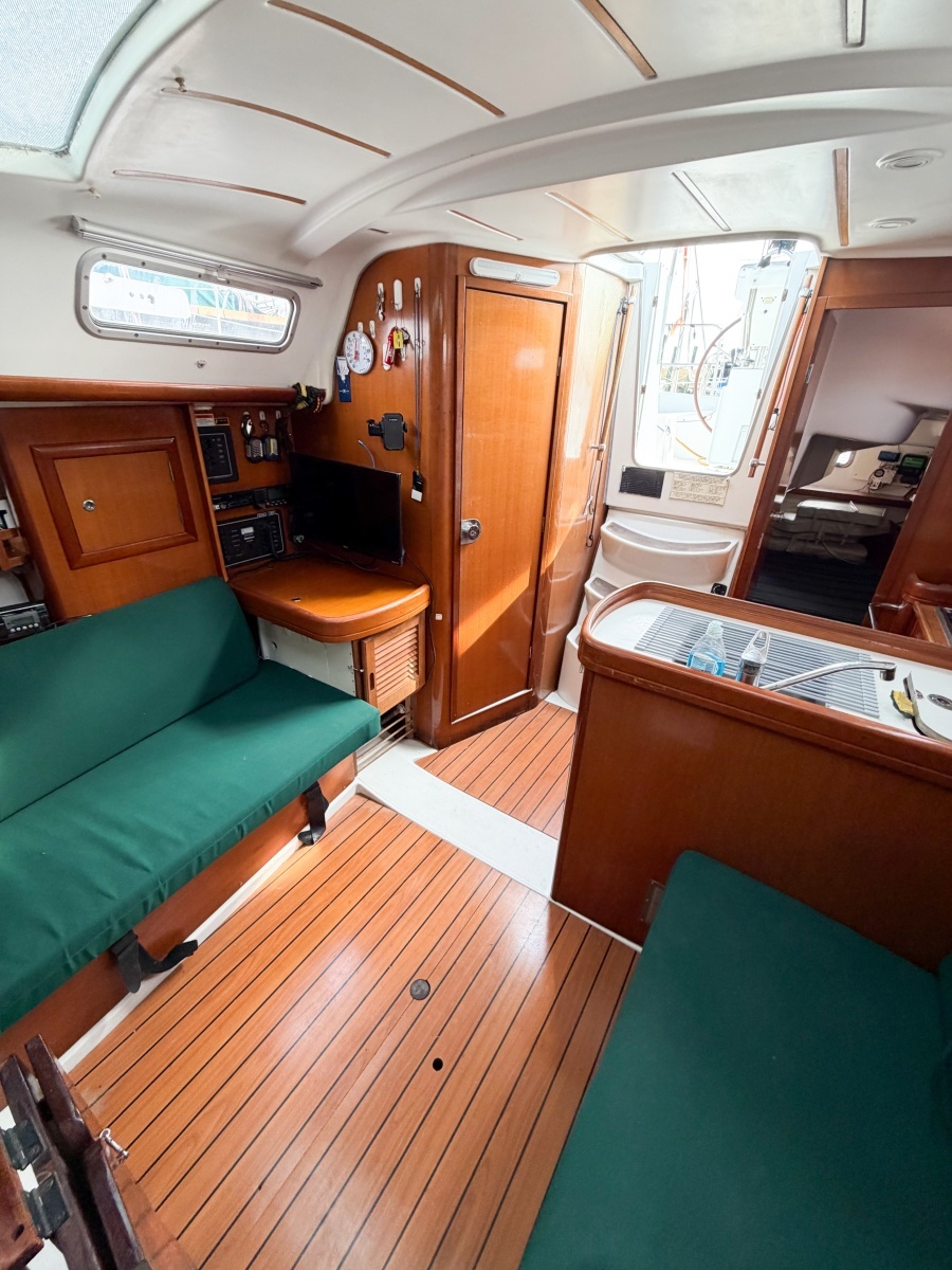 KIKI 32ft Beneteau Yacht For Sale