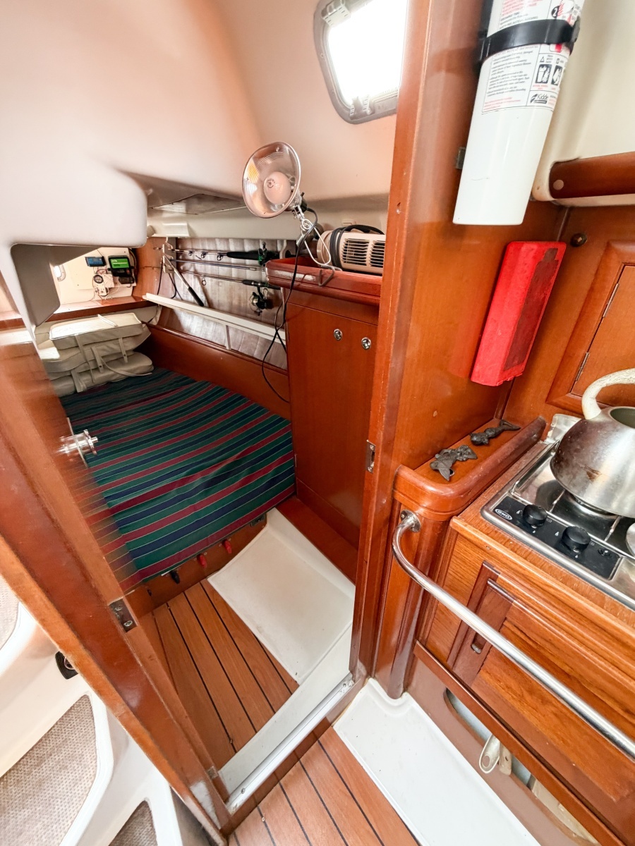 KIKI 32ft Beneteau Yacht For Sale