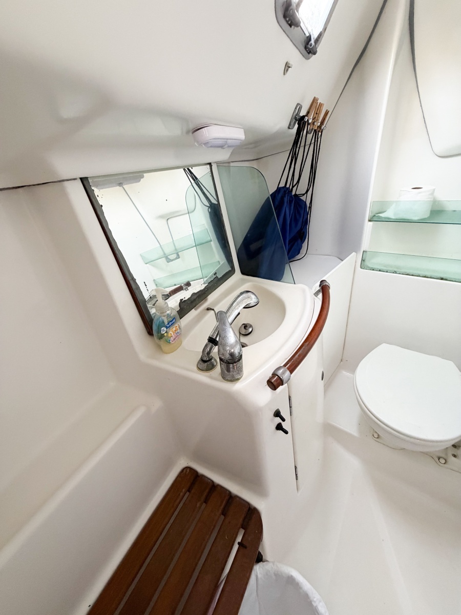 KIKI 32ft Beneteau Yacht For Sale