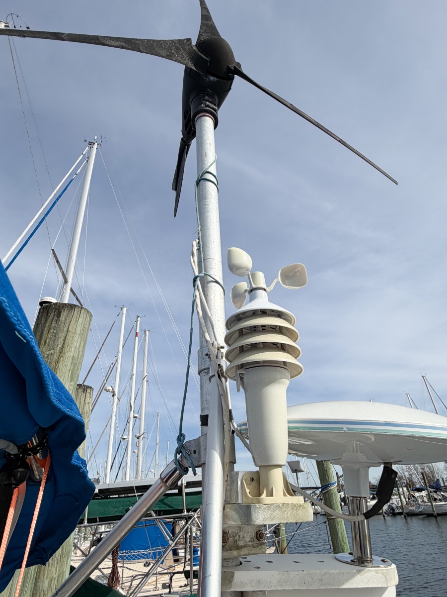 32' 2007 Beneteau 323