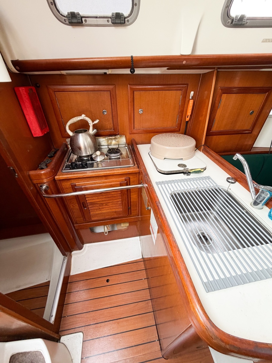 KIKI 32ft Beneteau Yacht For Sale