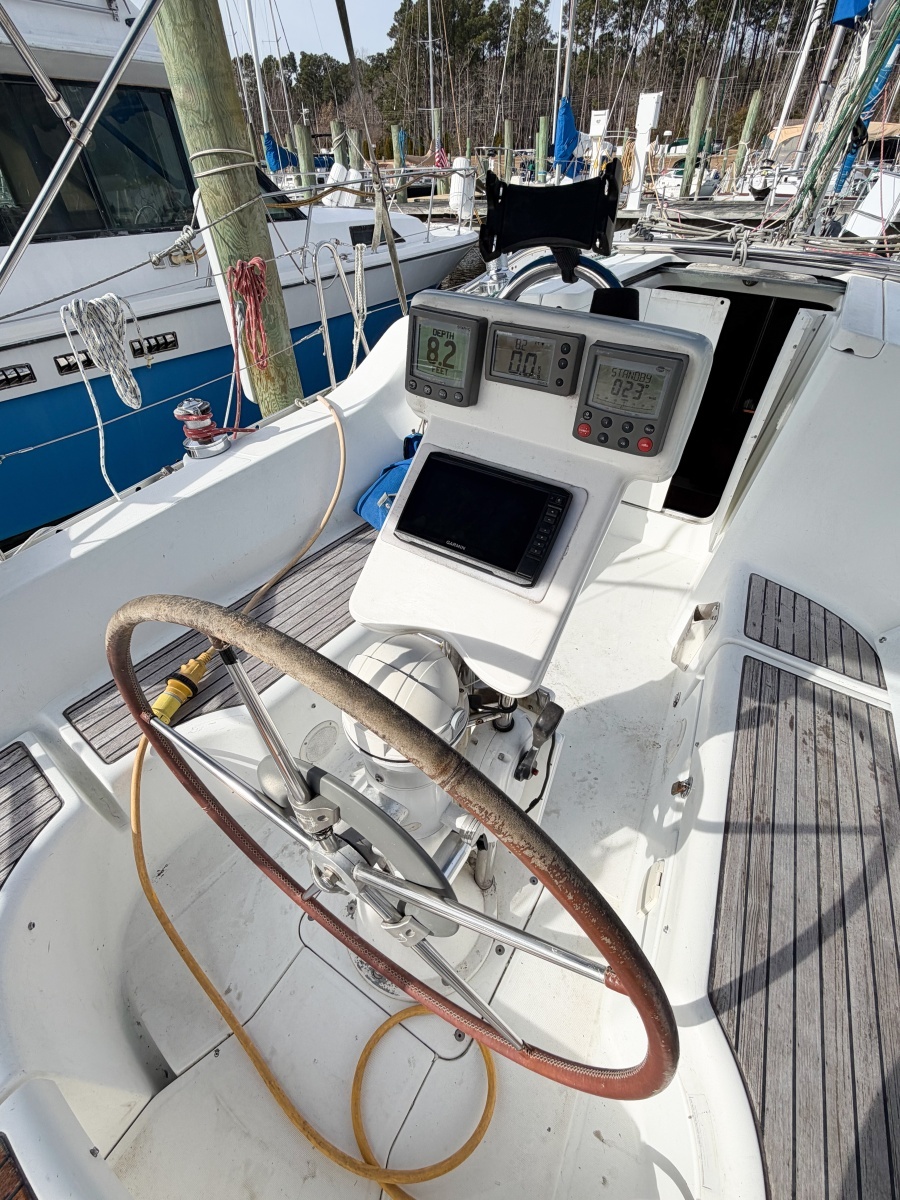 KIKI 32ft Beneteau Yacht For Sale