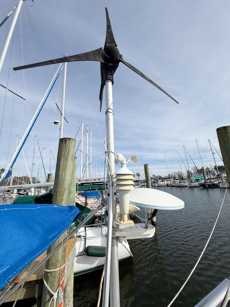 32' 2007 Beneteau 323