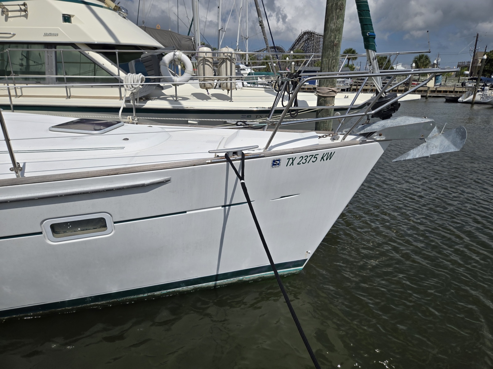 42' 2004 Beneteau 423