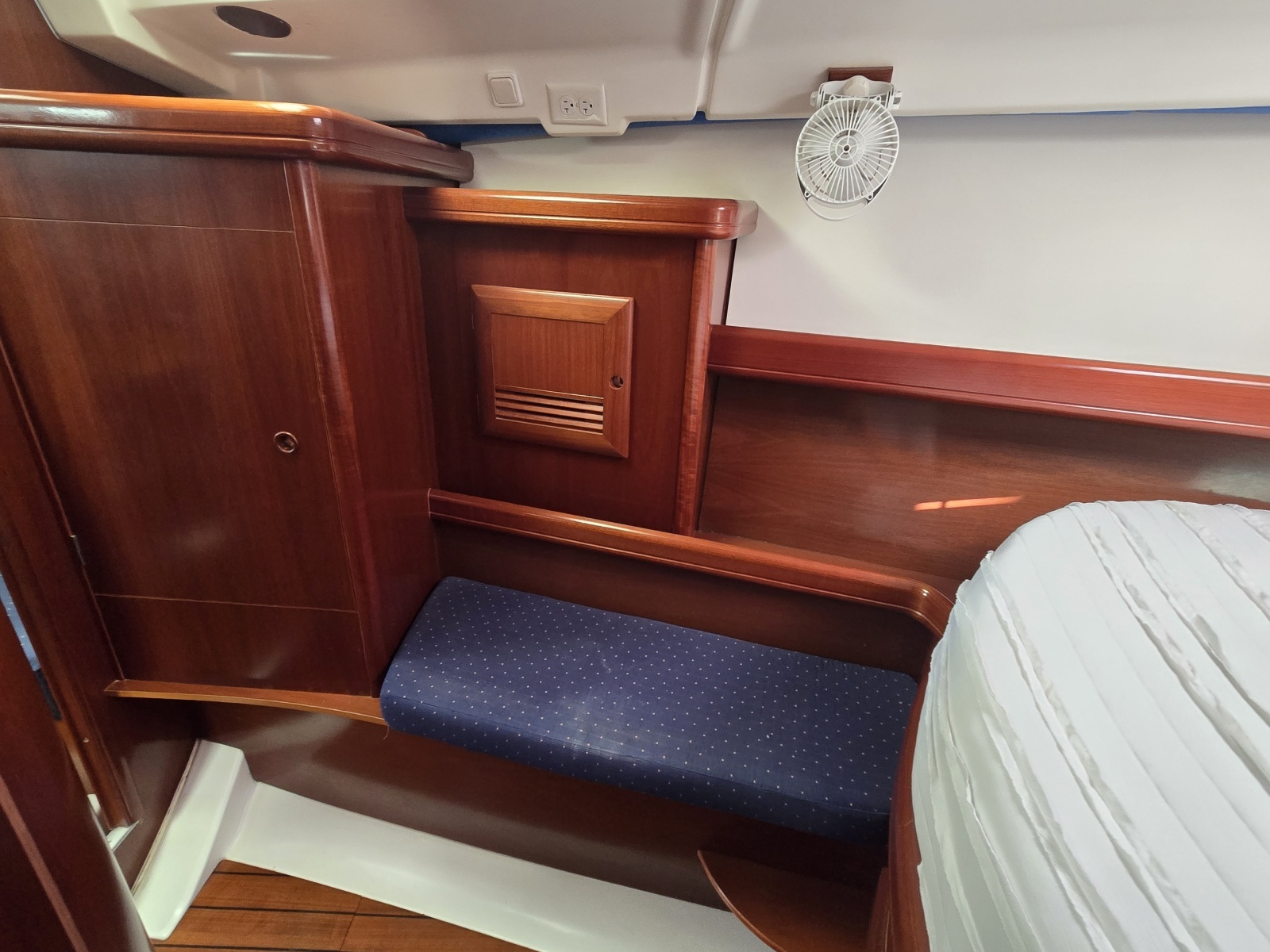 Ho onalu 42ft Beneteau Yacht For Sale