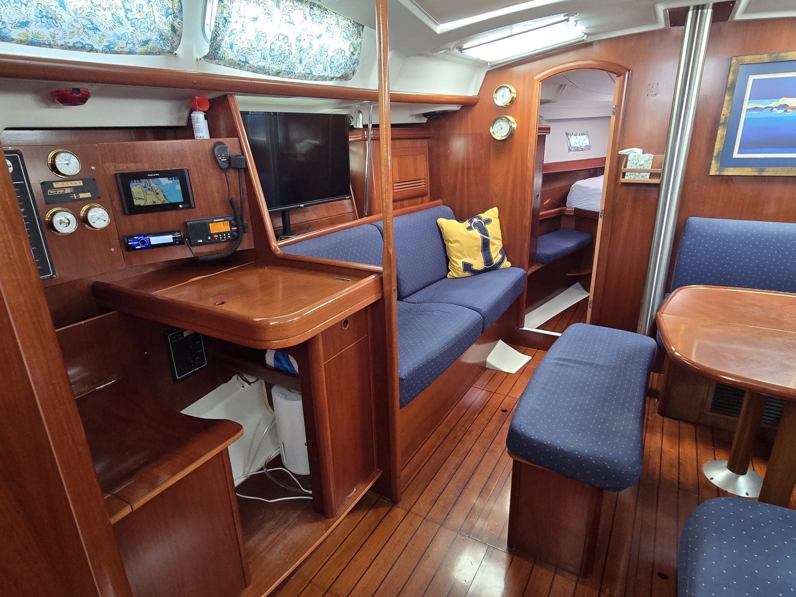 42' 2004 Beneteau 423