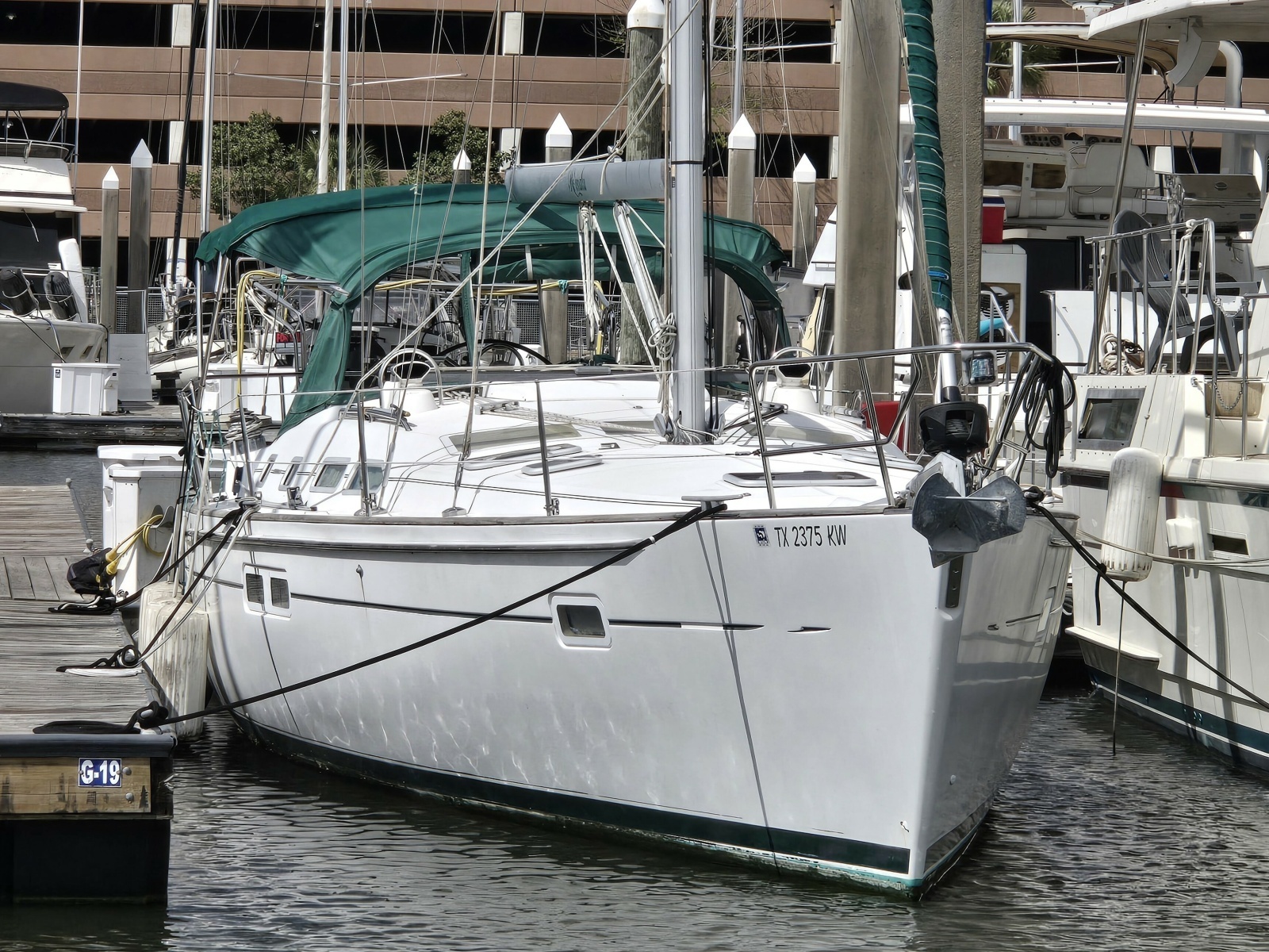 Ho onalu 42ft Beneteau Yacht For Sale