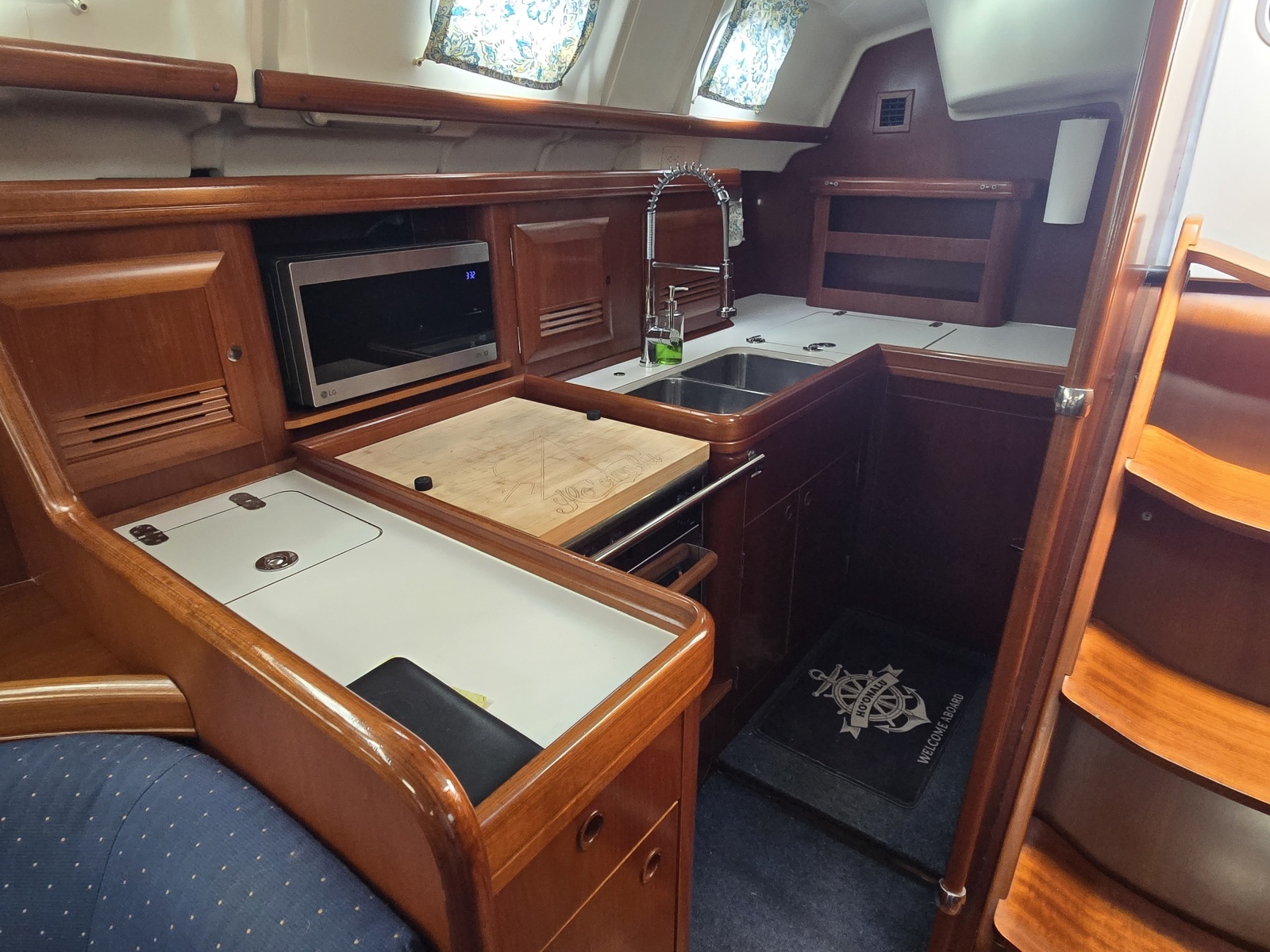 Ho onalu 42ft Beneteau Yacht For Sale