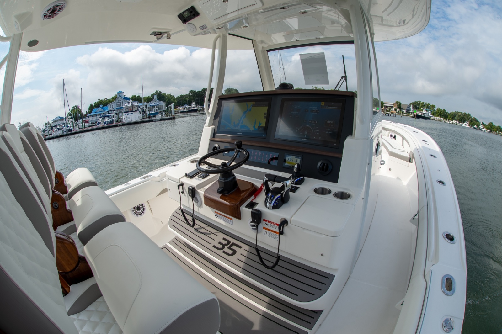 2027 Regulator 35