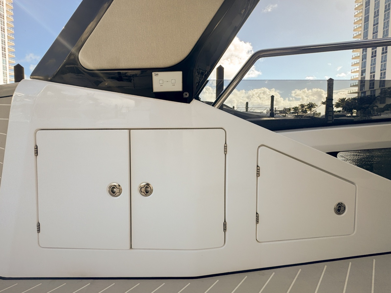 Chicken Money 47ft Azimut Yacht For Sale