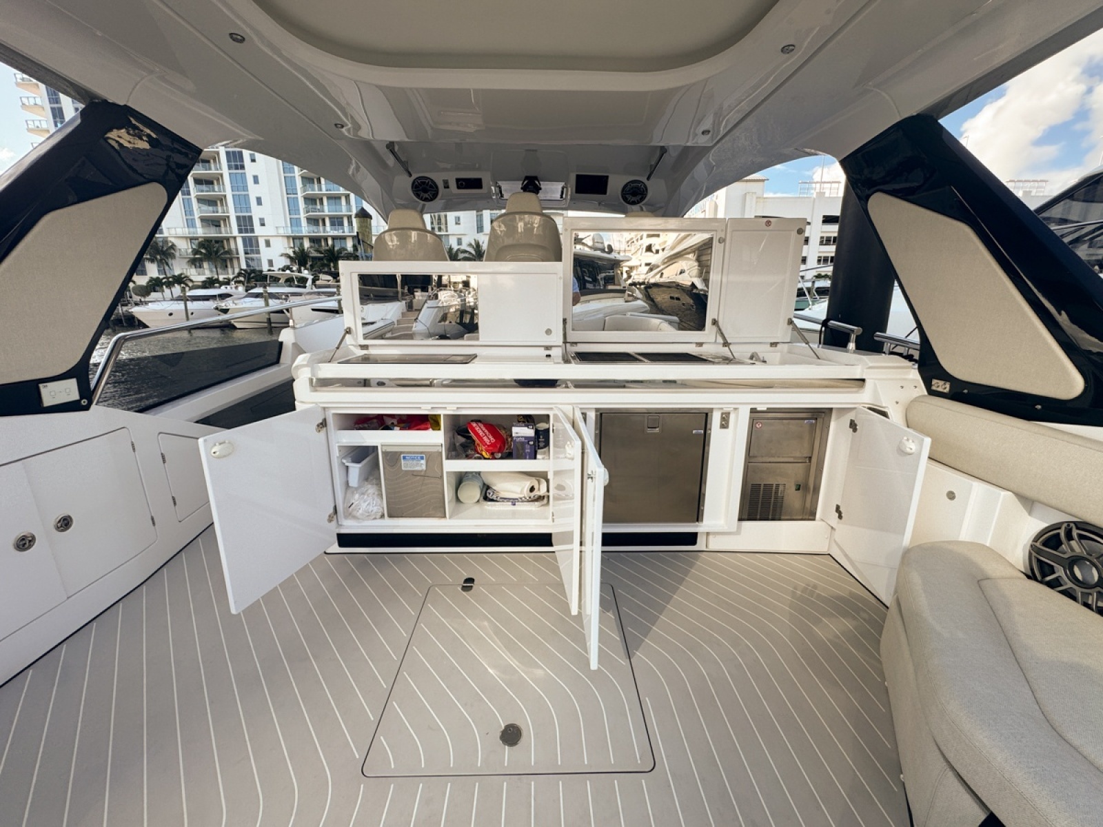 Chicken Money 47ft Azimut Yacht For Sale