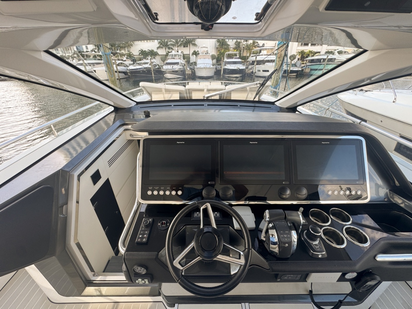 Chicken Money 47ft Azimut Yacht For Sale