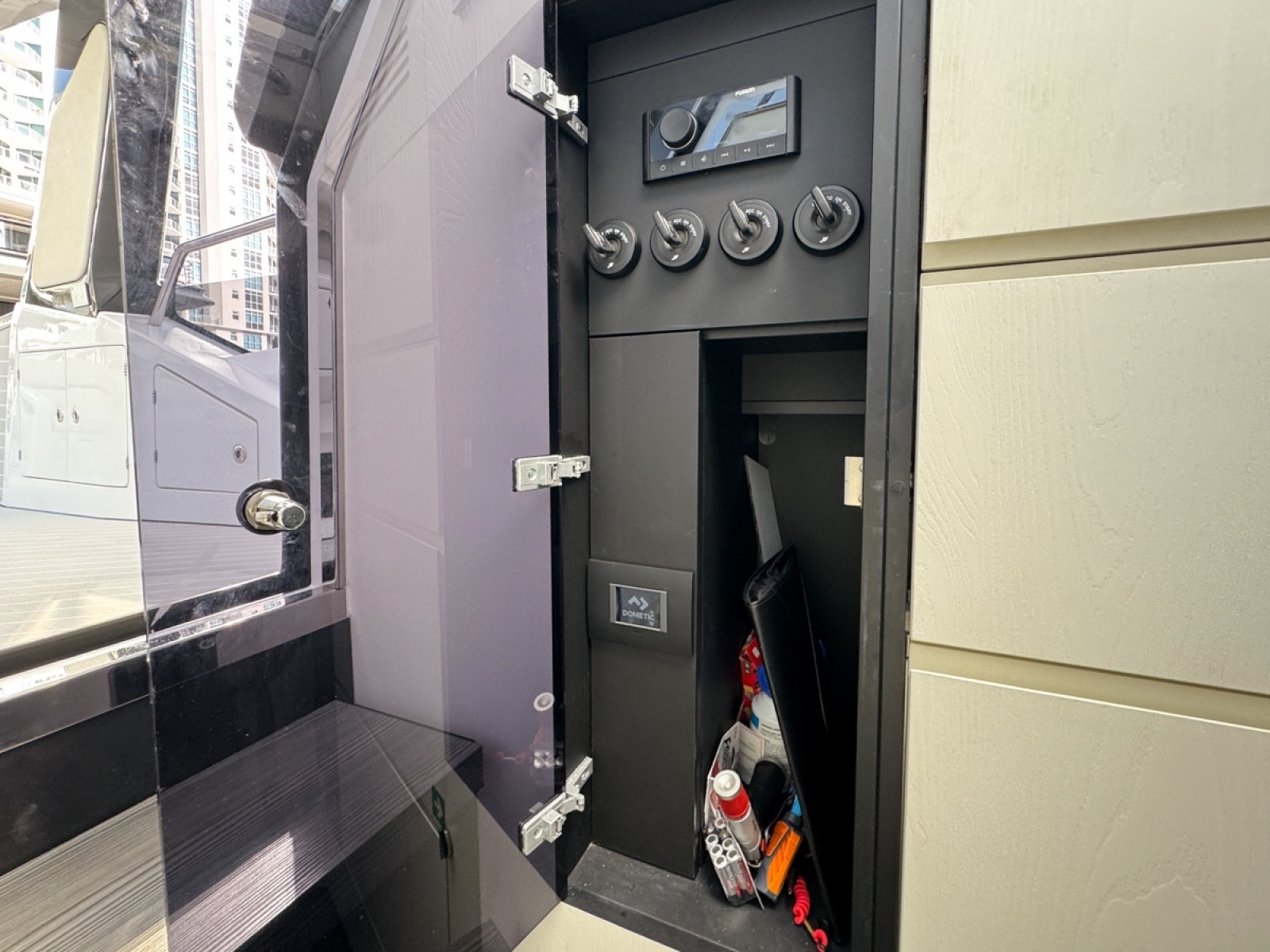 Chicken Money 47ft Azimut Yacht For Sale