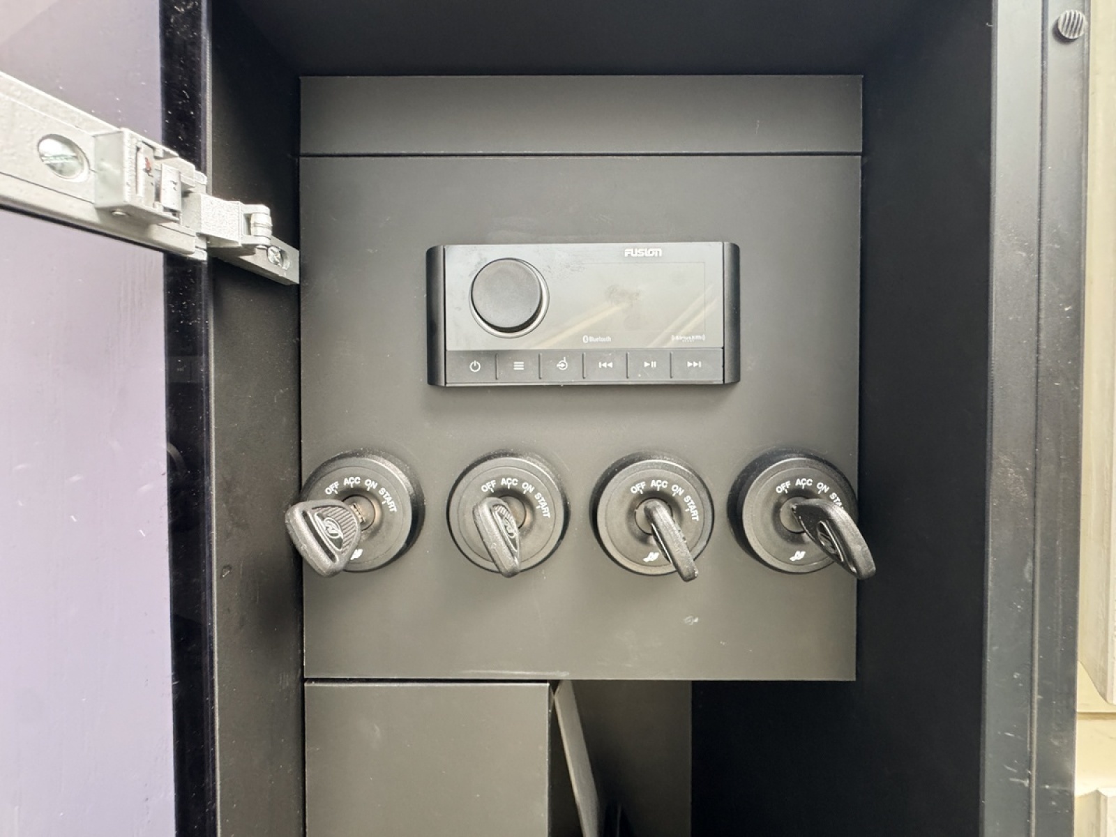 Chicken Money 47ft Azimut Yacht For Sale