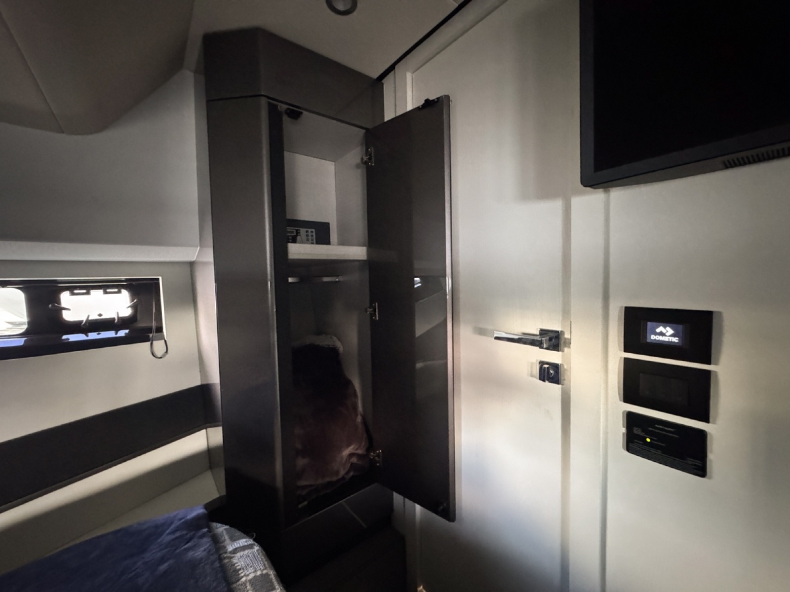 Chicken Money 47ft Azimut Yacht For Sale