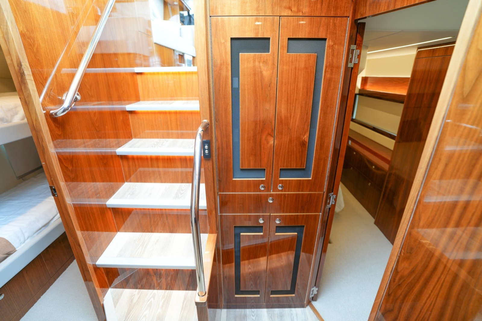 FRINGE BENEFIT IV 57ft Riviera Yacht For Sale