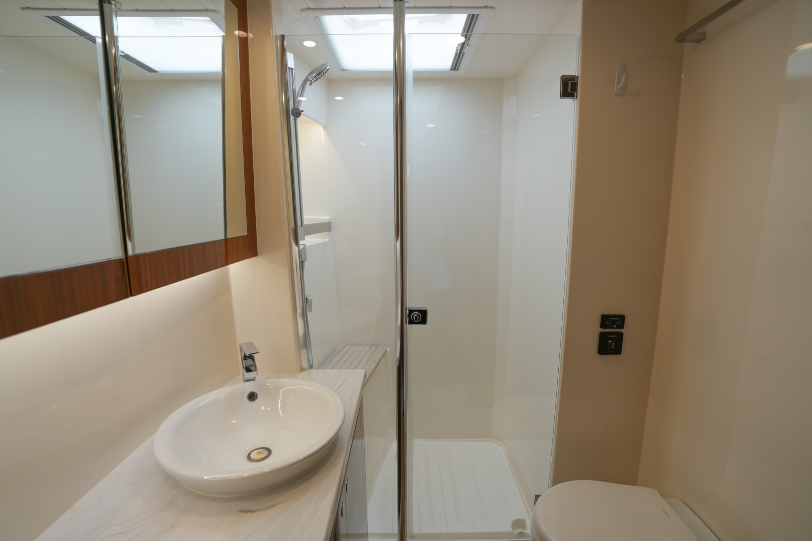 FRINGE BENEFIT IV 57ft Riviera Yacht For Sale