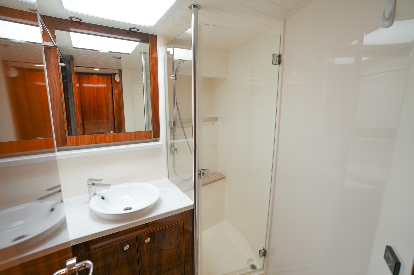 FRINGE BENEFIT IV 57ft Riviera Yacht For Sale